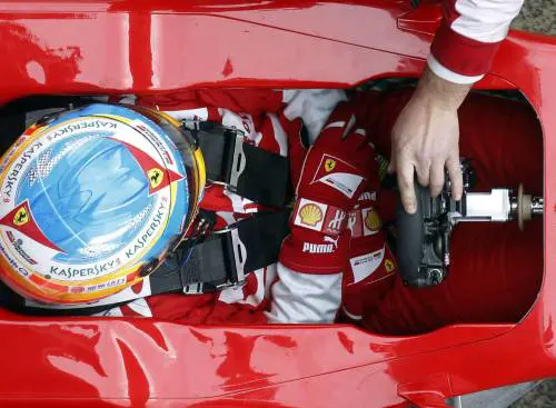 Alonso 2° tempo, ma la Mercedes ora spaventa