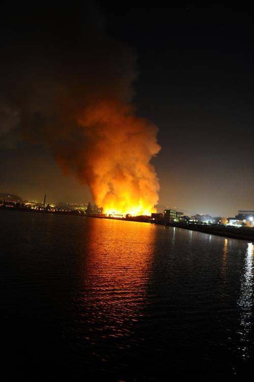 Napoli: incendio alla Città della Scienza