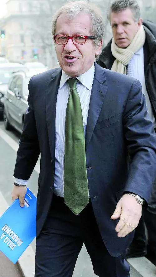 Maroni vede il Cav ma per la giunta la fumata è grigia