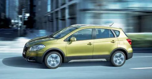 S-CROSS-4: il nuovo crossover Suzuki