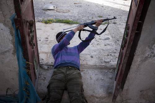 Siria, Francia e Inghilterra: armi ai ribelli, anche senza il placet dell'Ue