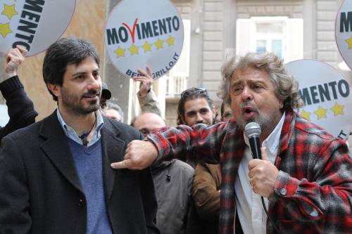 Beppe Grillo tira papa Francesco per la talare: siamo francescani anche noi