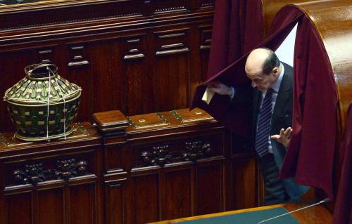 Bersani chiude a un accordo politico: "No a un voto a giugno"