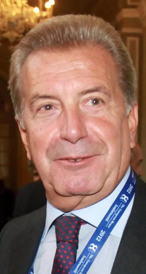 Unicredit, la superpulizia salva l'utile