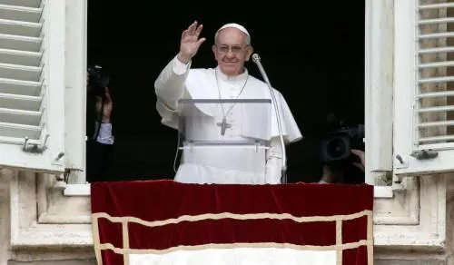 Il primo Angelus di Papa Francesco: "La misericordia cambia il mondo"