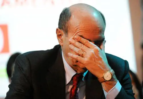 Pier Luigi Bersani discute degli 8 punti del programma Pd