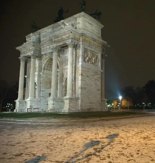Obbiettivo Milano Una metropoli in formato digitale