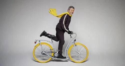 Pedalando, monopattinando per Bordeaux…