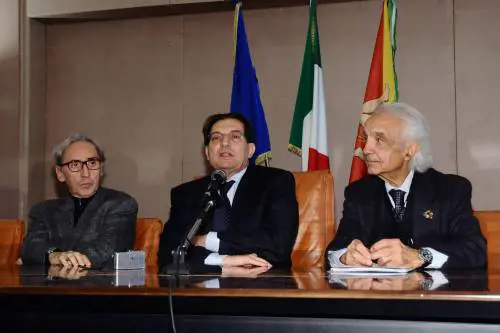 Sicilia, Battiato assessore per meno di cinque mesi
