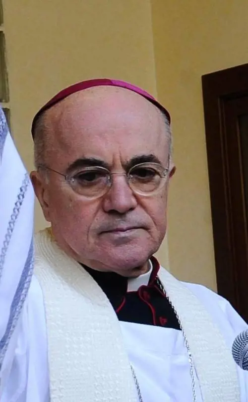 Il mega attico del nunzio Viganò ora crea malumori