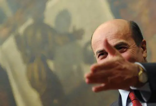 Il premier incaricato Pier Luigi Bersani al termine delle consultazioni