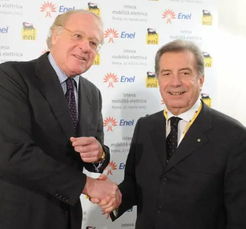 Eni-Enel per l'auto elettrica Per Scaroni il nodo Turchia