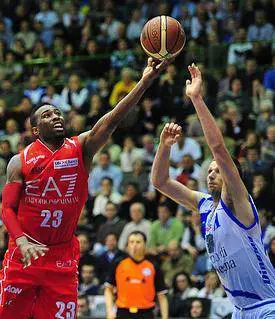 Resurrezione Milano I canestri della svolta arrivano a Sassari