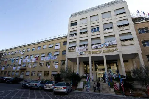 Arrestato padre Decaminada: "Appropriazione indebita per 14 milioni"