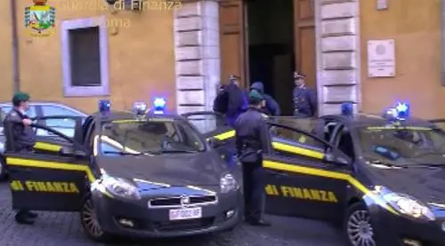 Arrestato sacerdote manager I pm: «Si è intascato 4 milioni»