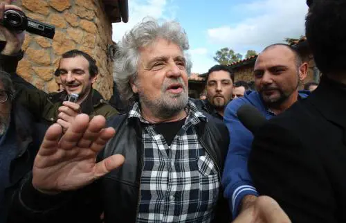 I grillini si fanno la "passeggiata ecologista" a Trieste