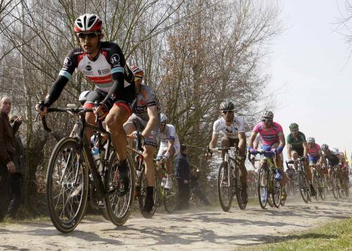 Cancellara torna Spartacus e scrive il nome sulle pietre