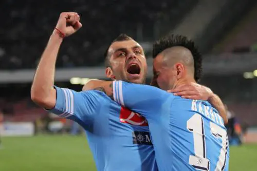 Il Napoli allunga ma Cavani non segna neanche su rigore