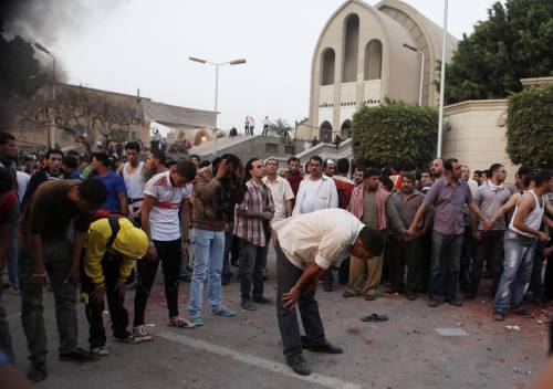 Cairo, funerali del copto ucciso negli scontri al Cairo
