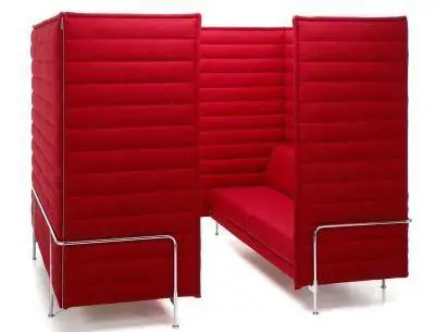 Sinuose e avvolgenti, le linee risvegliano la voglia di habitat