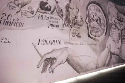 L'Humanitas al Salone del Mobile dipinge con le sigarette