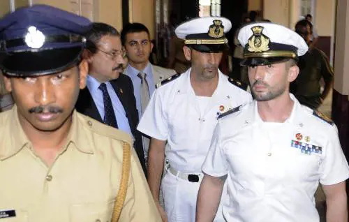 Monta la rabbia dei militari: duri comunicati sul caso marò