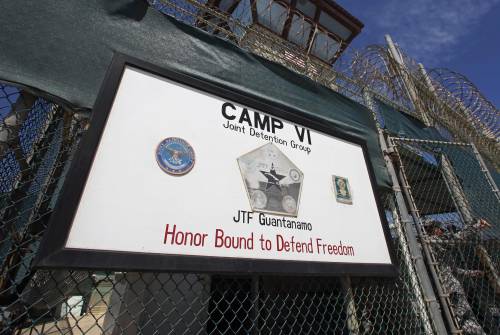 Guantanamo, scontri tra agenti e detenuti