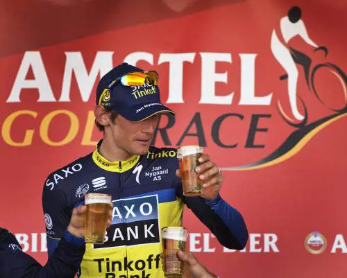 Ciclismo: Kreuziger si beve un'Amstel