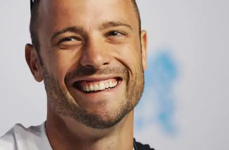 Oscar Pistorius (in libertà vigilata) si dà alla movida