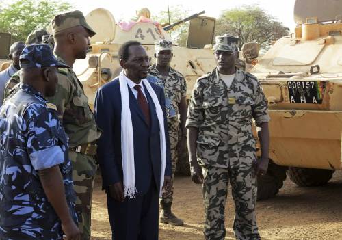 Mali, il presidente visita le truppe