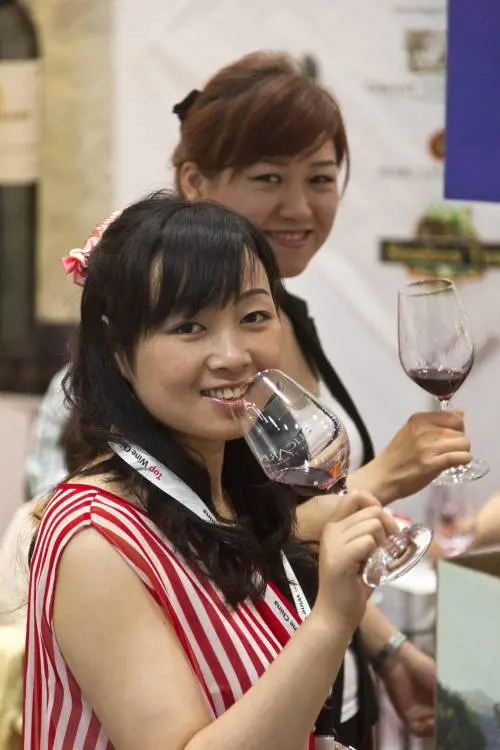 Il made in Italy in saldo, gli altri guadagnano: 10 miliardi in mani straniere