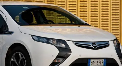 Abbiamo provato l'auto da 100 con un litro