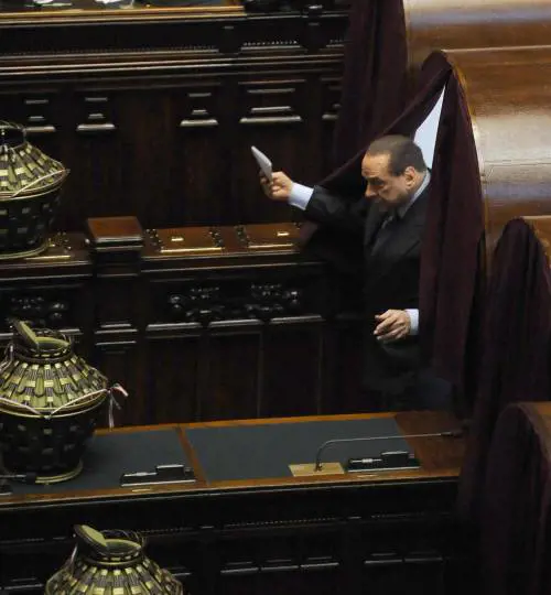 Silvio Berlusconi durante il voto del presidente della Repubblica