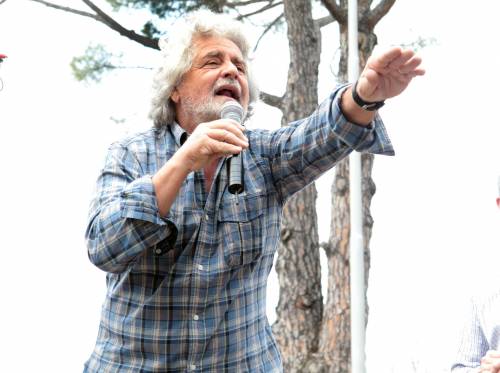 Grillo torna all'attacco: "A noi né Copasir, né Rai"