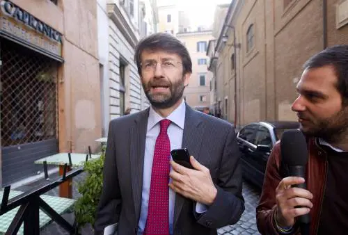 Dario Franceschini al suo ingresso al teatro Capranica
