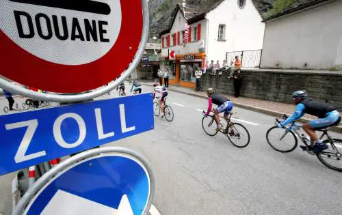 Ora il contante dalla Svizzera torna in Italia