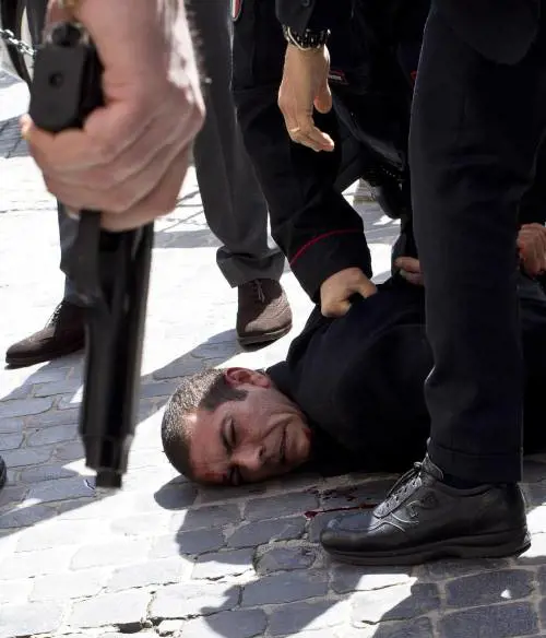 Spari a Palazzo Chigi, dietro il gesto il disagio sociale