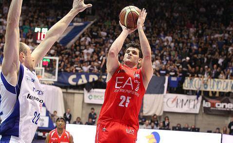 Gentile accende la luce Milano si prende il derby