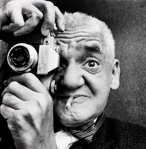 Da cronista di strada a personaggio di culto