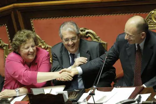 Il Senato dà la fiducia al governo Letta