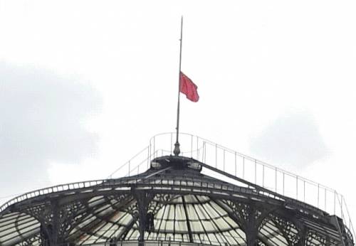 Su Milano sventola bandiera rossa. E De Corato la fa ammainare