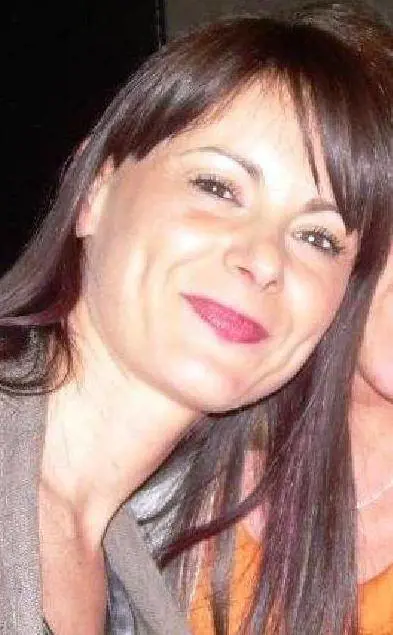 Vittima di stalking sfigurata in strada con l'acido: stavolta è un uomo