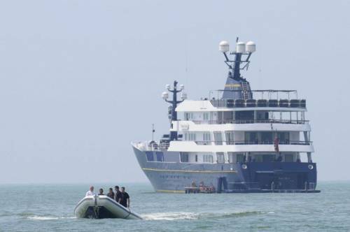 L’ultima su Briatore: contrabbandiere La Spezia, sotto sequestro lo yacht