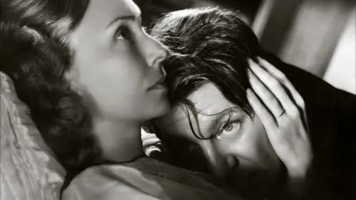 Nel mare in "Tempesta" affogano sempre i deboli