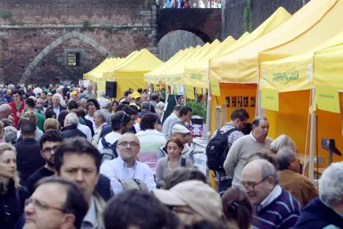 Trucchi e tutor: spesa ridotta del 30%