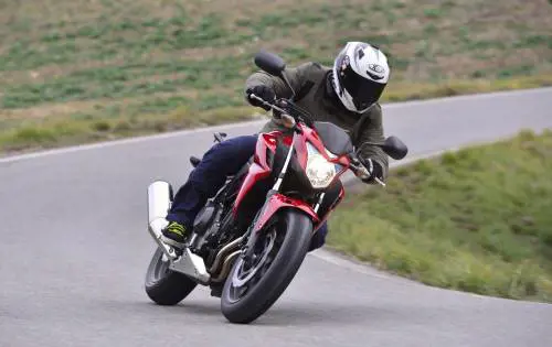 Prova Honda CB500, bicilindrica da 30 con un litro
