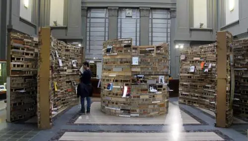 Schizzinosi, onnivori o in fuga sulla rete. Ecco i "tipi da libreria"