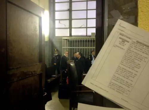 Berlusconi ancora sotto attacco Confermati 4 anni di condanna