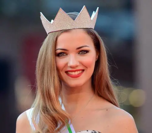 Raiuno cancella Miss Italia. Che si offre gratis