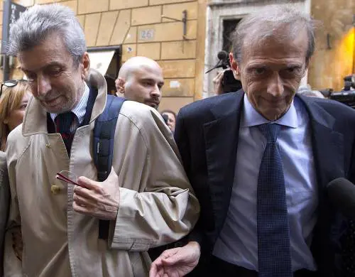 Oggi l'assemblea, i colonnelli vogliono «blindare» il reggente